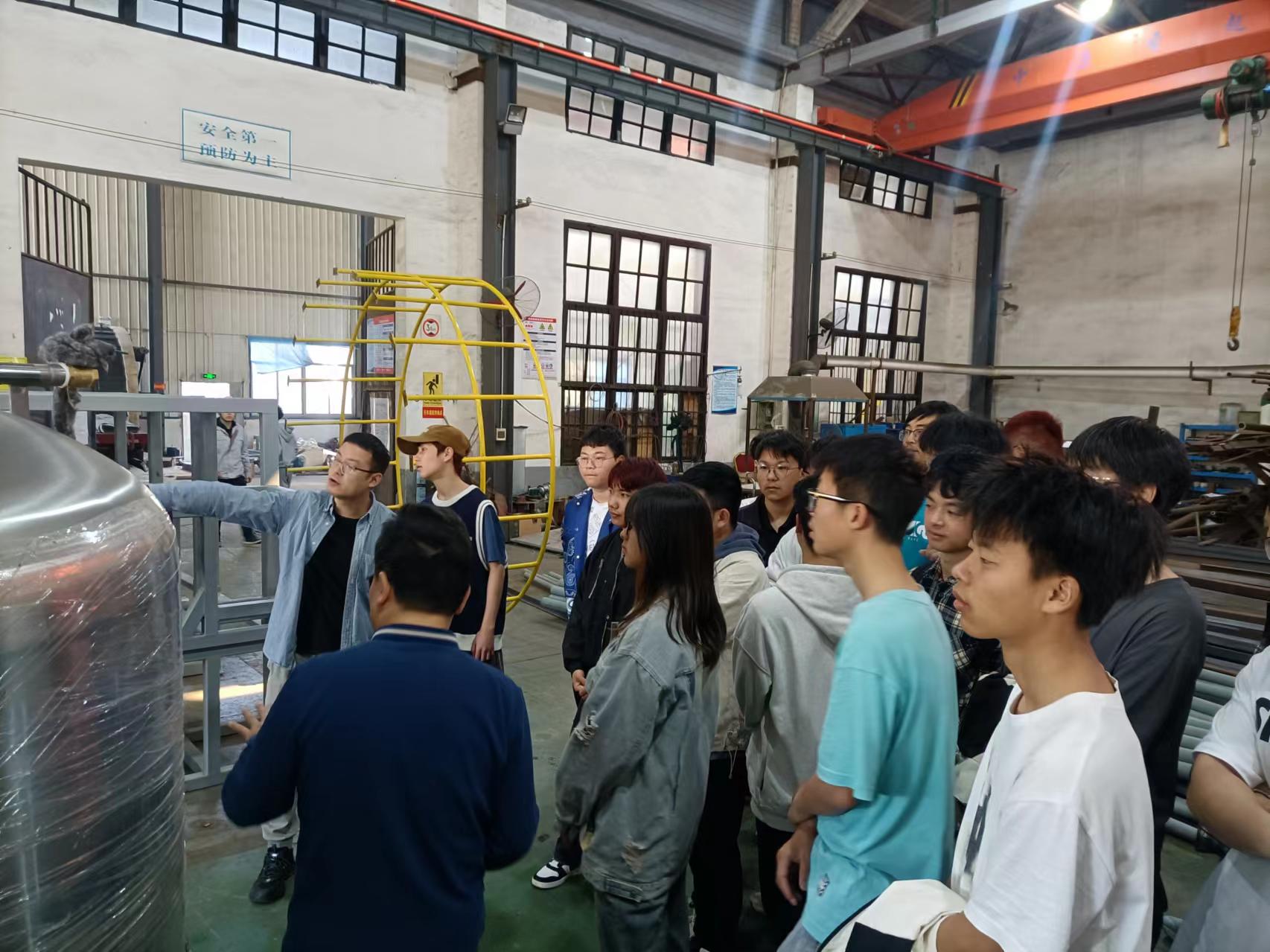 湖南工程学院近200名学生来九游网页版·官方端入口-九游（中国）
认知实习